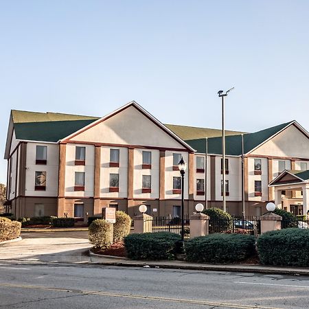 Red Roof Plus+ & Suites Atlanta Airport South Exterior photo