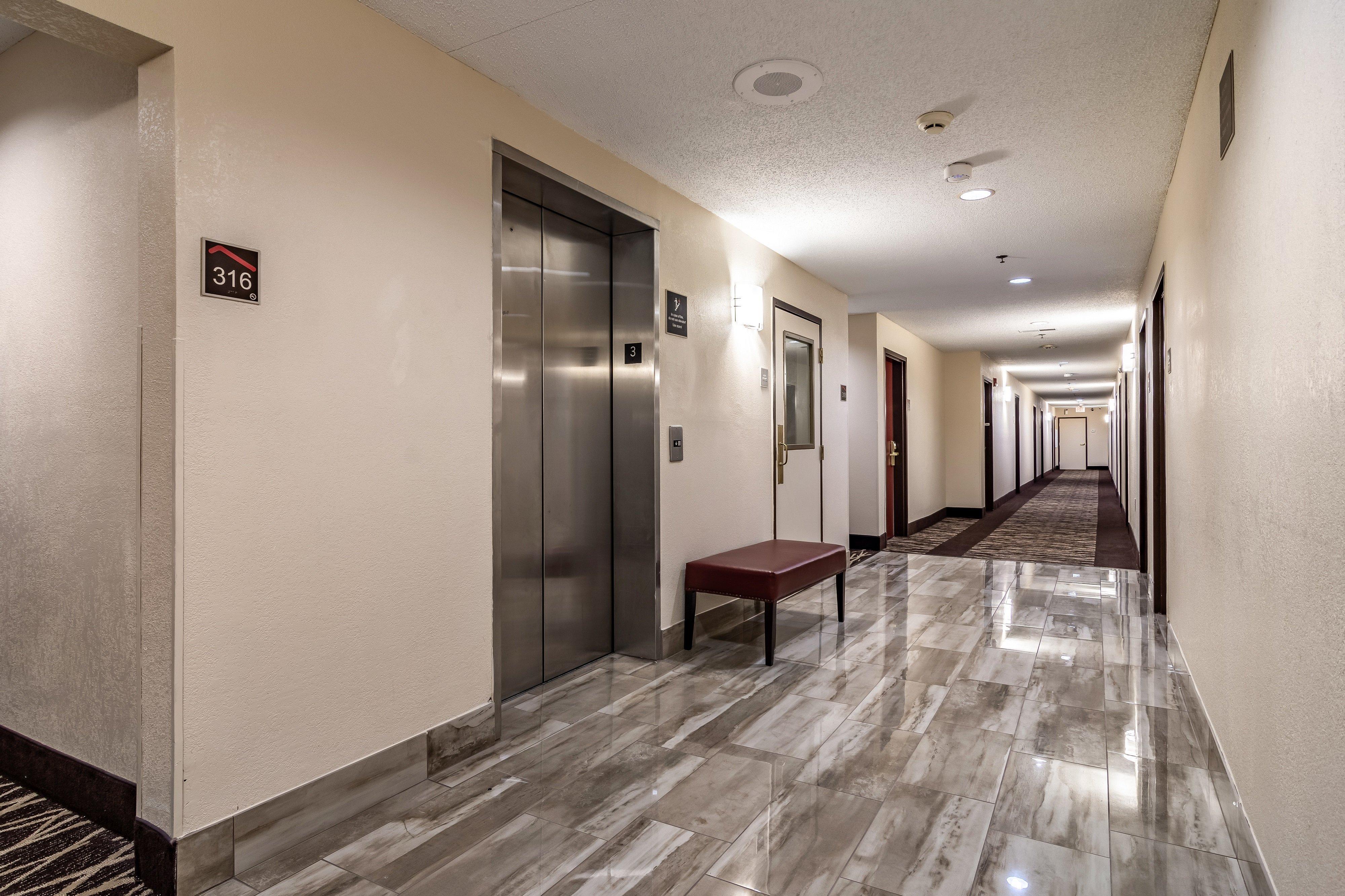 Red Roof Plus+ & Suites Atlanta Airport South Exterior photo