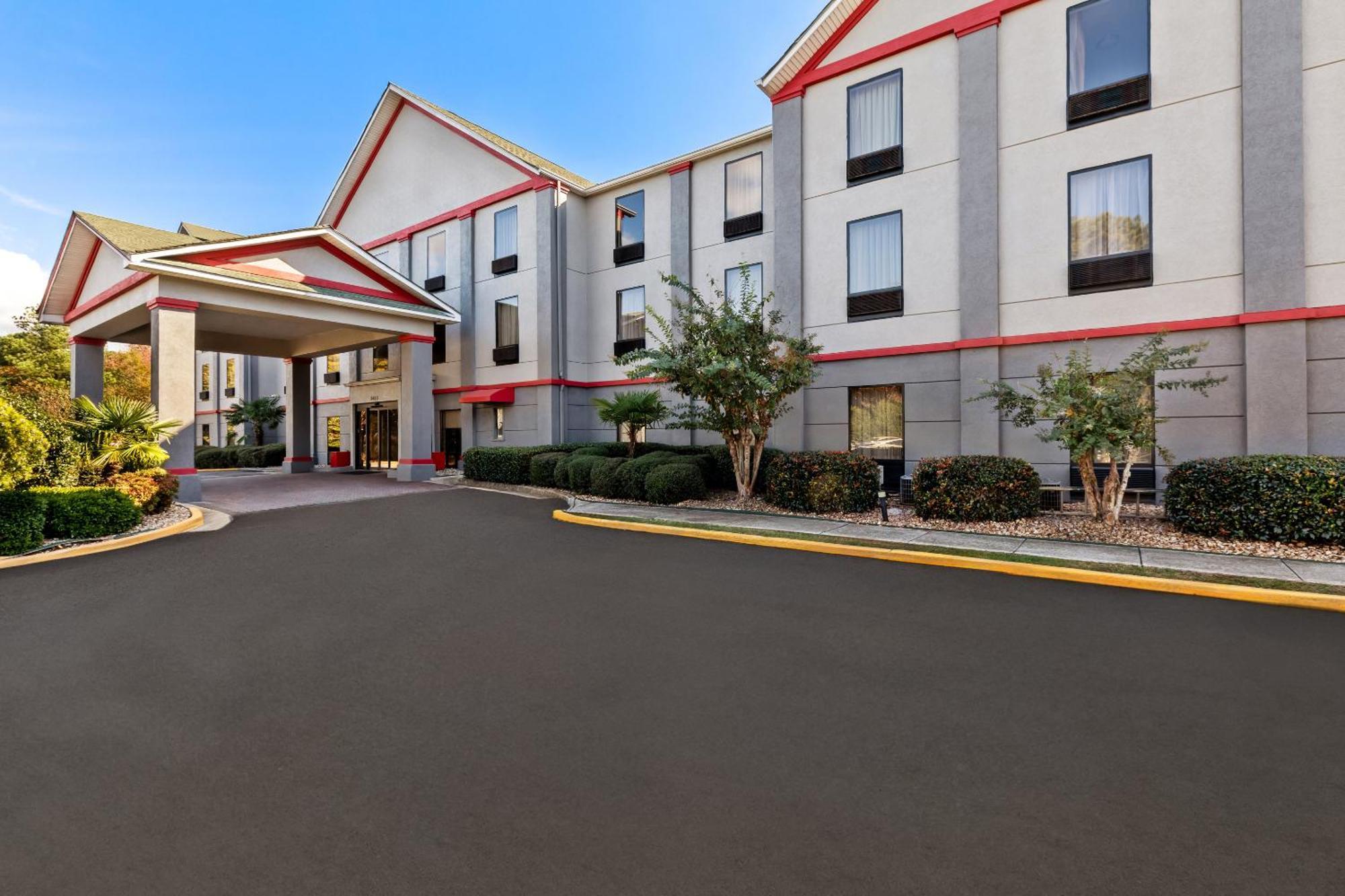 Red Roof Plus+ & Suites Atlanta Airport South College Park Exterior photo